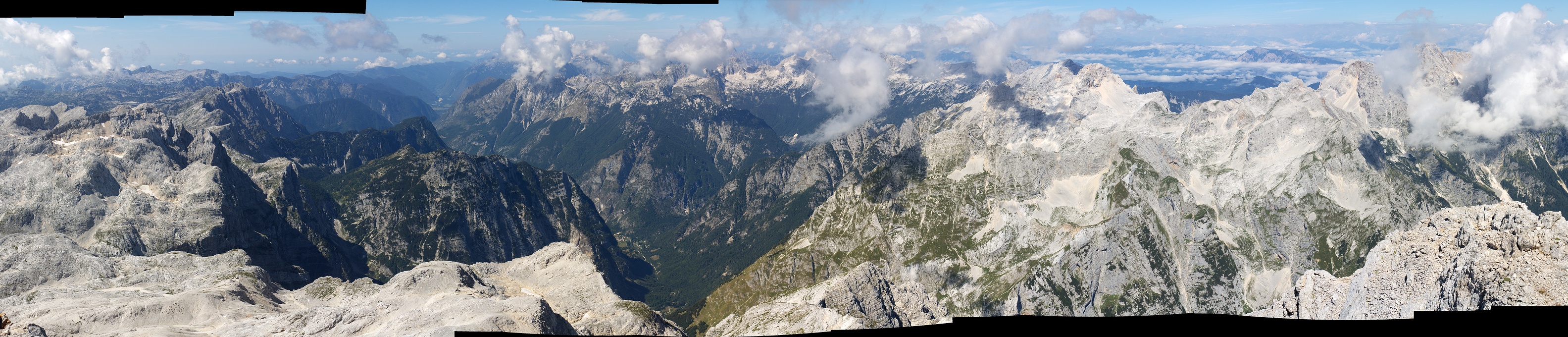 triglav-panorama.jpg - Panoramatický výhled z vrcholu Triglavu (2 864 m)