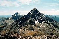 Mt. Travers (23xx m) a Mt. Cupola (22xx m) v pozad 